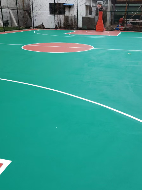 永胜 球场长期使用易出现地面开裂